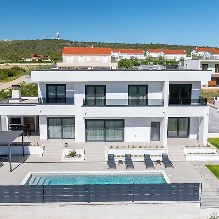 Ikic Zadarvillas