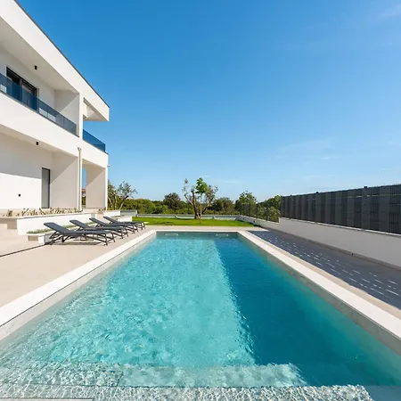 Ikic Zadarvillas *