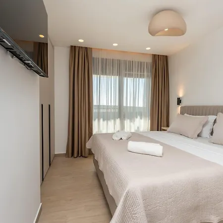 Ikic Zadarvillas * Debeljak