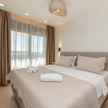 Ikic Zadarvillas * Debeljak